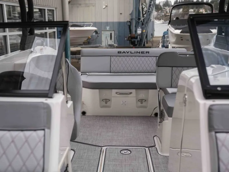 Slide: The Image of Bayliner DX 2250 2024 - 17