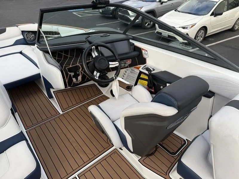 Slide: The Image of Nautique Super Air Nautique GS22 2018 - 10