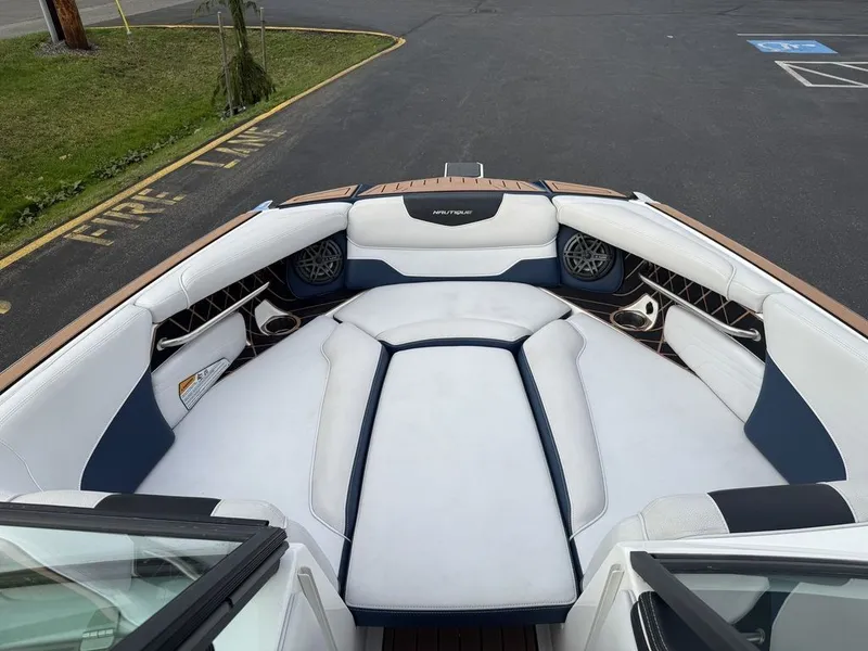 Slide: The Image of Nautique Super Air Nautique GS22 2018 - 12