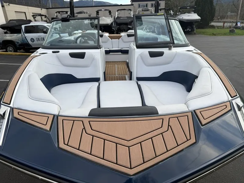Slide: The Image of Nautique Super Air Nautique GS22 2018 - 6