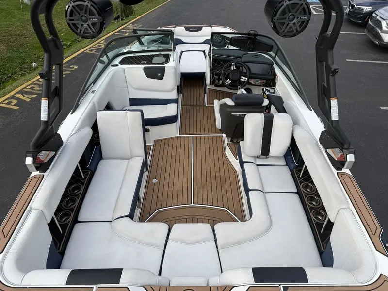 Slide: The Image of Nautique Super Air Nautique GS22 2018 - 9