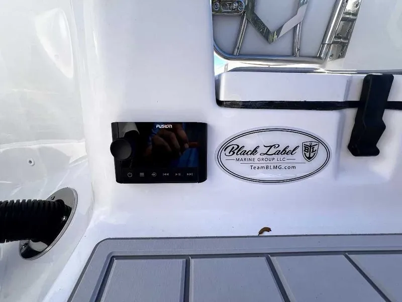 Slide: The Image of Sea Fox 248 Commander 2026 - 4