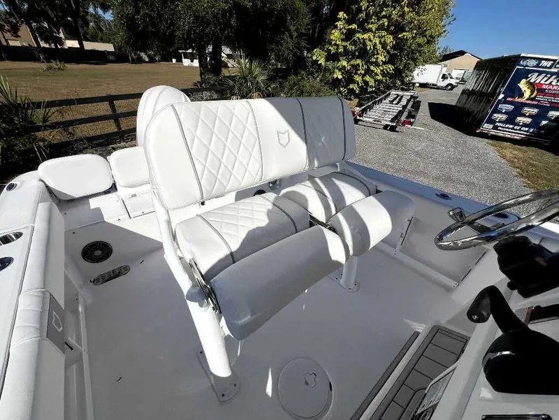 Slide: The Image of Sea Fox 248 Commander 2026 - 8