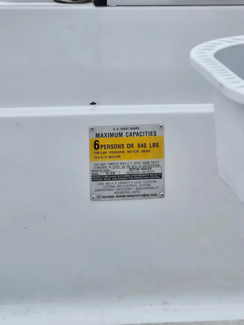 Slide: The Image of Boston Whaler Dauntless 15 1994 - 13