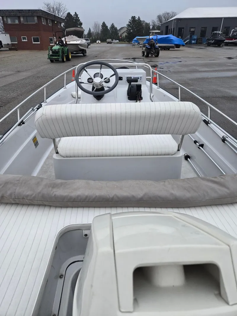 Slide: The Image of Boston Whaler Dauntless 15 1994 - 5