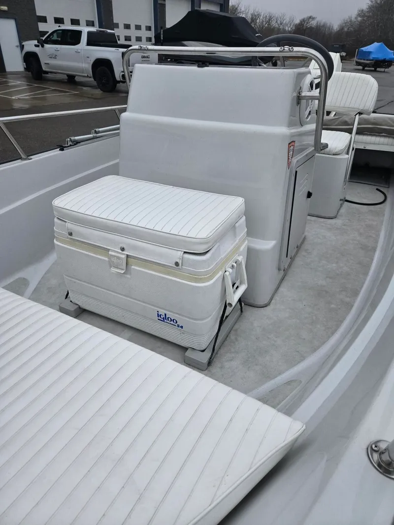 Slide: The Image of Boston Whaler Dauntless 15 1994 - 6