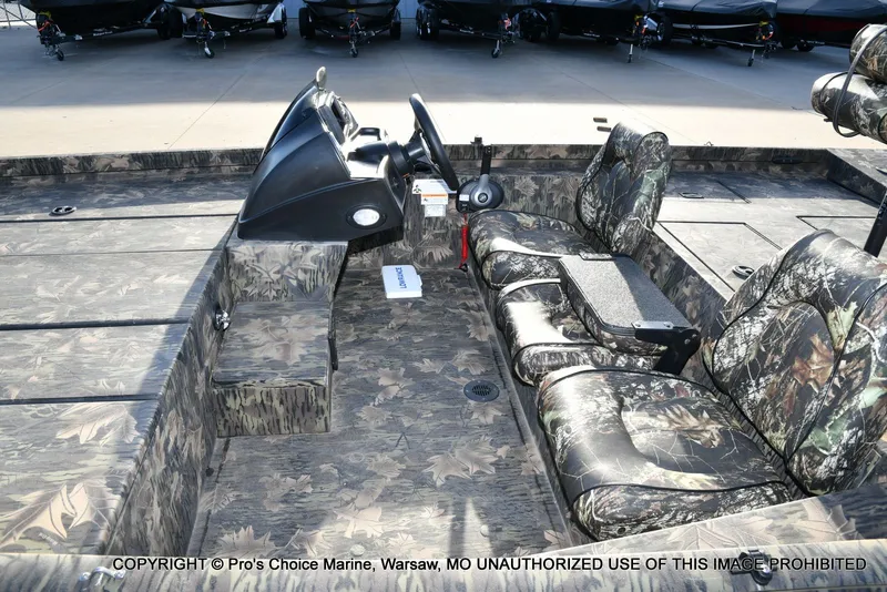 Slide: The Image of Crestliner VT 18 DX w/115HP Mercury Pro-XS 2018 - 11