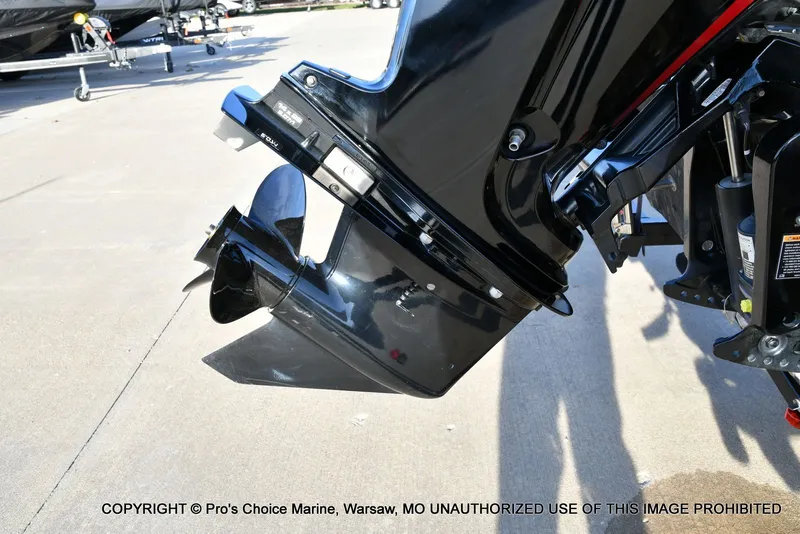 Slide: The Image of Crestliner VT 18 DX w/115HP Mercury Pro-XS 2018 - 17