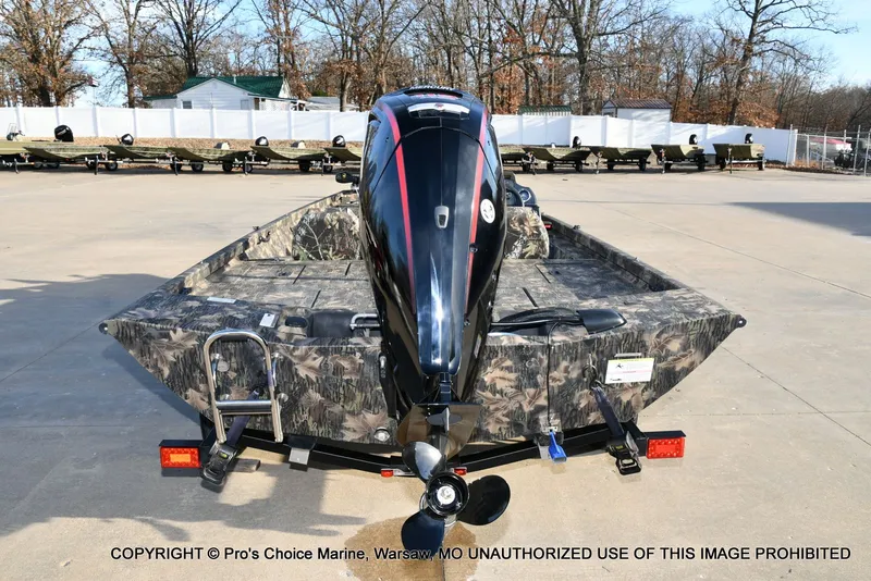 Slide: The Image of Crestliner VT 18 DX w/115HP Mercury Pro-XS 2018 - 20