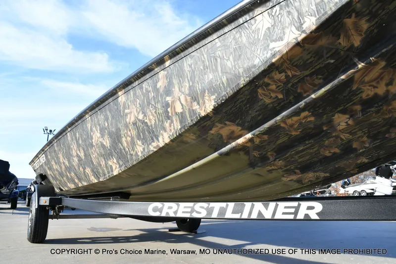 Slide: The Image of Crestliner VT 18 DX w/115HP Mercury Pro-XS 2018 - 28