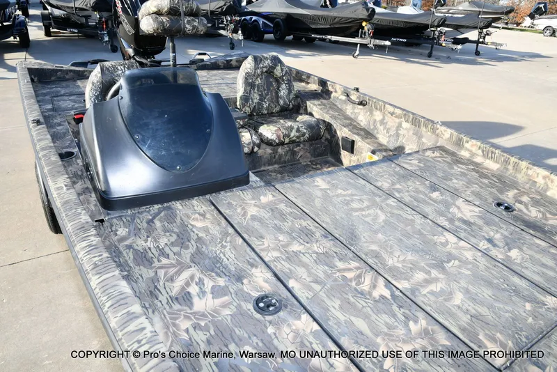 Slide: The Image of Crestliner VT 18 DX w/115HP Mercury Pro-XS 2018 - 31