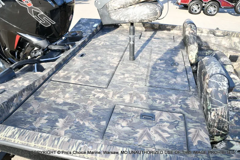 Slide: The Image of Crestliner VT 18 DX w/115HP Mercury Pro-XS 2018 - 33