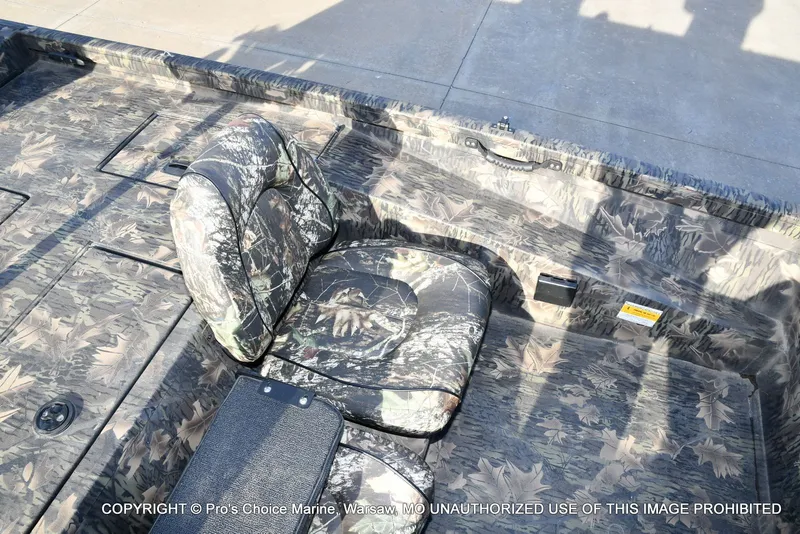 Slide: The Image of Crestliner VT 18 DX w/115HP Mercury Pro-XS 2018 - 41