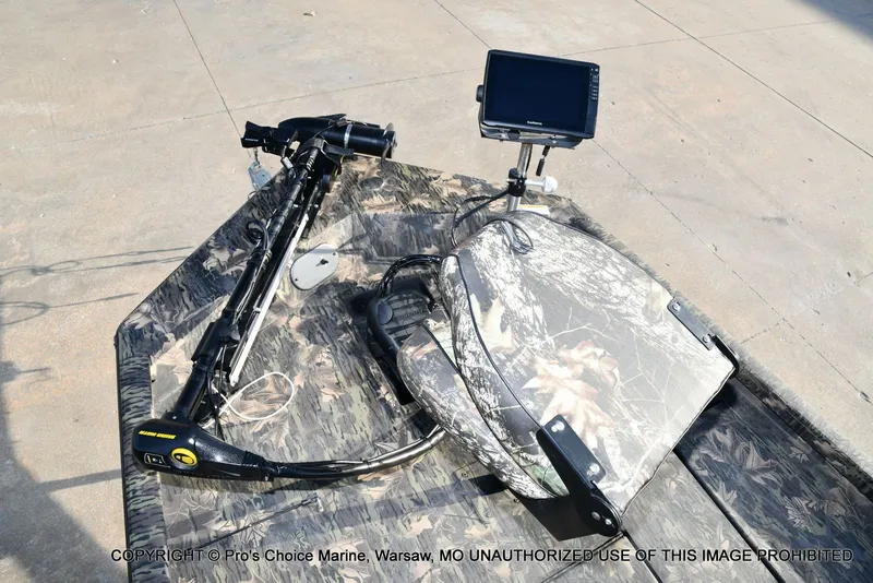 Slide: The Image of Crestliner VT 18 DX w/115HP Mercury Pro-XS 2018 - 43