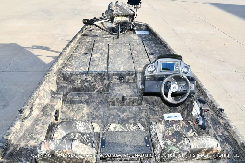 Slide: The Image of Crestliner VT 18 DX w/115HP Mercury Pro-XS 2018 - 49