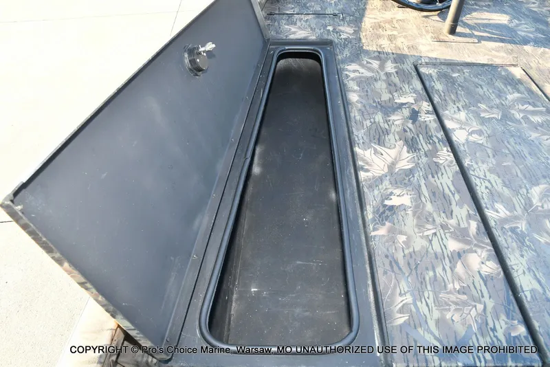 Slide: The Image of Crestliner VT 18 DX w/115HP Mercury Pro-XS 2018 - 55