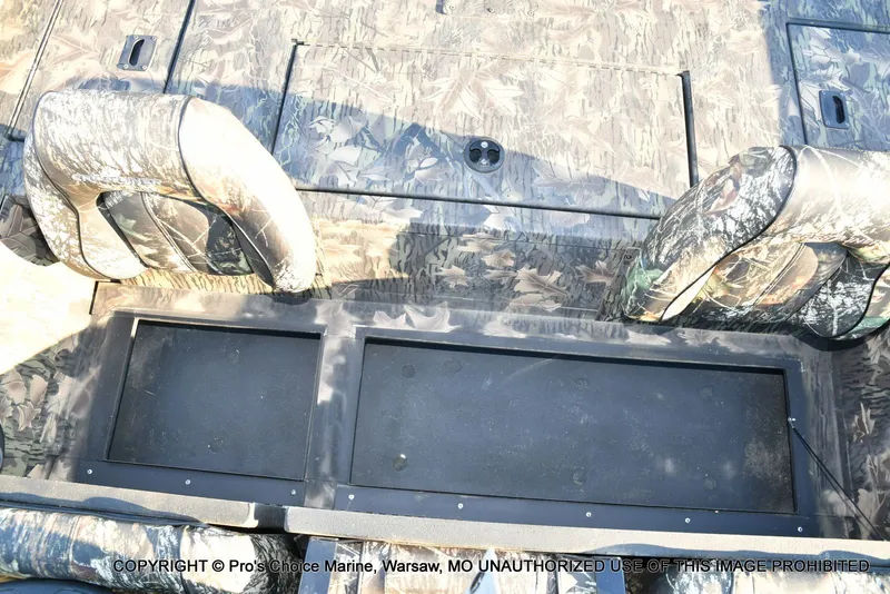 Slide: The Image of Crestliner VT 18 DX w/115HP Mercury Pro-XS 2018 - 58