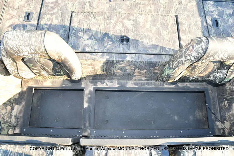 Slide: The Image of Crestliner VT 18 DX w/115HP Mercury Pro-XS 2018 - 59