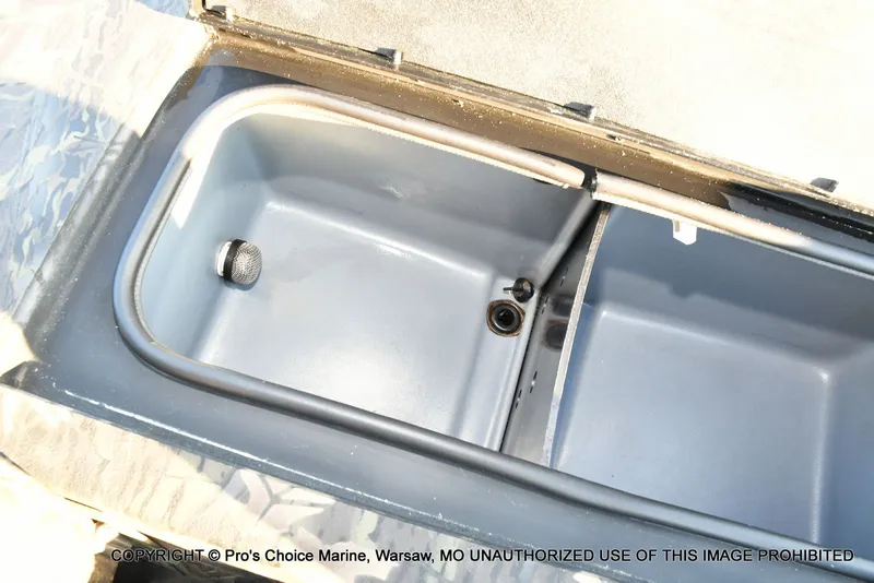 Slide: The Image of Crestliner VT 18 DX w/115HP Mercury Pro-XS 2018 - 61