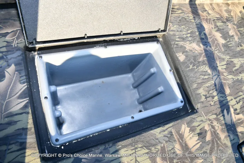 Slide: The Image of Crestliner VT 18 DX w/115HP Mercury Pro-XS 2018 - 64