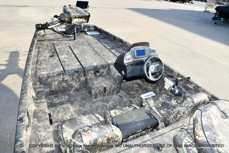 Slide: The Image of Crestliner VT 18 DX w/115HP Mercury Pro-XS 2018 - 7