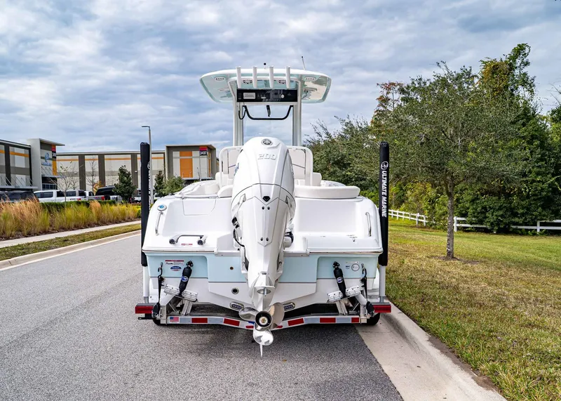 Slide: The Image of Sea Hunt Ultra 235 SE 2026 - 4