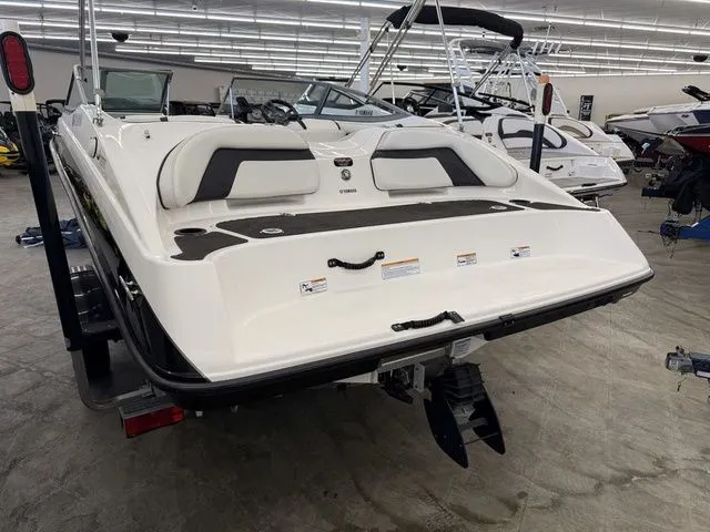 Slide: The Image of Yamaha SX190 2015 - 3