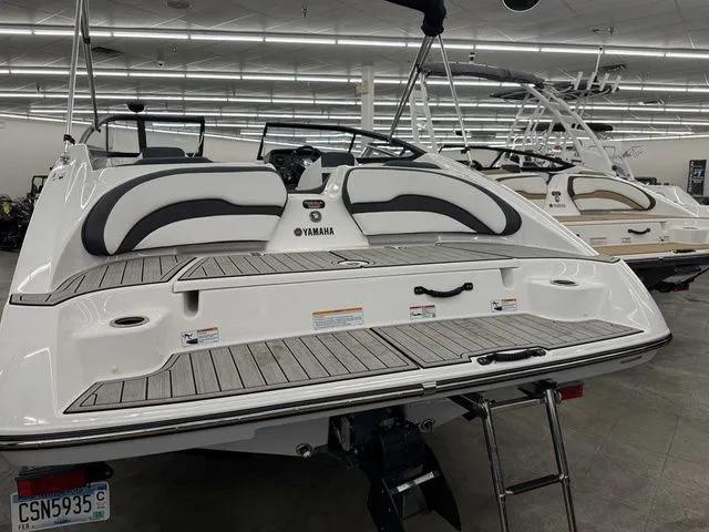 Slide: The Image of Yamaha SX195 2024 - 4