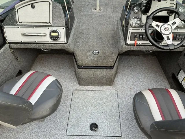 Slide: The Image of Ranger VS1882WT 2018 - 14