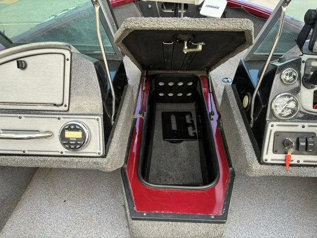 Slide: The Image of Ranger VS1882WT 2018 - 23