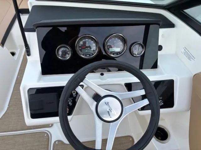 Slide: The Image of Sea Ray SPX 190 Outboard 2023 - 15