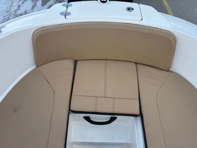 Slide: The Image of Sea Ray SPX 190 Outboard 2023 - 17