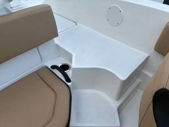 Slide: The Image of Sea Ray SPX 190 Outboard 2023 - 23