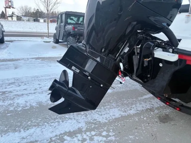 Slide: The Image of Sea Ray SPX 190 Outboard 2023 - 8