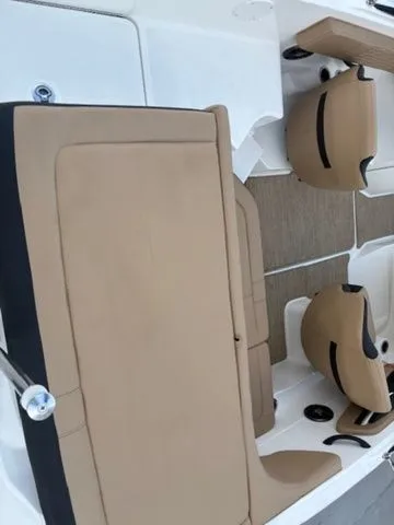 Slide: The Image of Sea Ray SPX 190 Outboard 2023 - 9