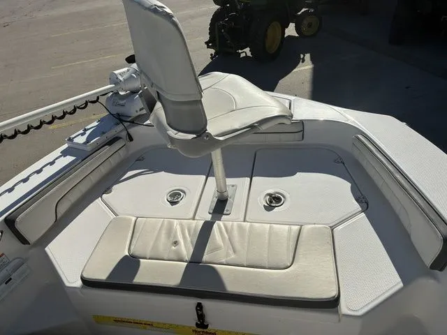 Slide: The Image of Yamaha 190 FSH Deluxe 2016 - 11