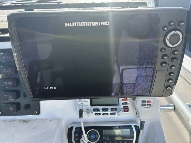 Slide: The Image of Yamaha 190 FSH Deluxe 2016 - 17