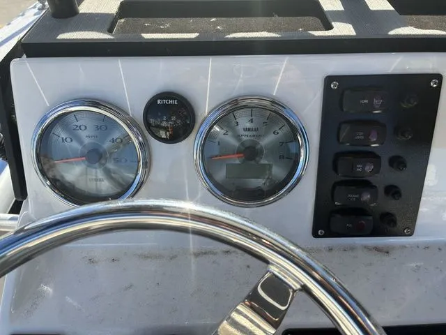 Slide: The Image of Yamaha 190 FSH Deluxe 2016 - 18