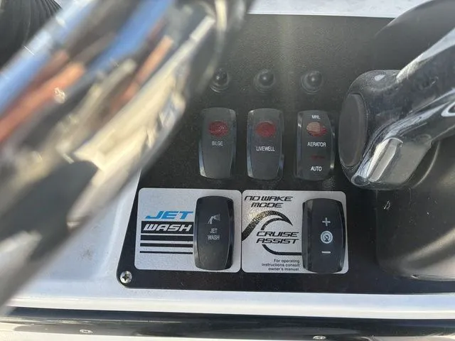 Slide: The Image of Yamaha 190 FSH Deluxe 2016 - 21