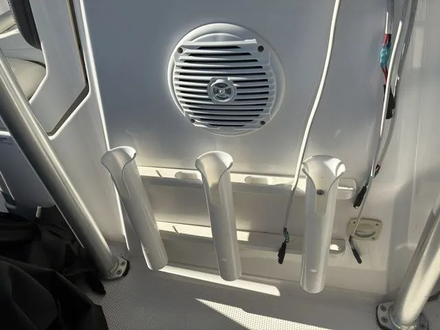 Slide: The Image of Yamaha 190 FSH Deluxe 2016 - 40