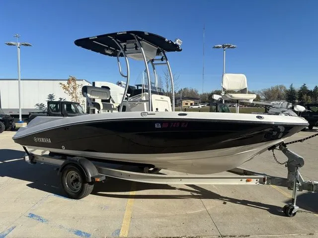 Slide: The Image of Yamaha 190 FSH Deluxe 2016 - 5