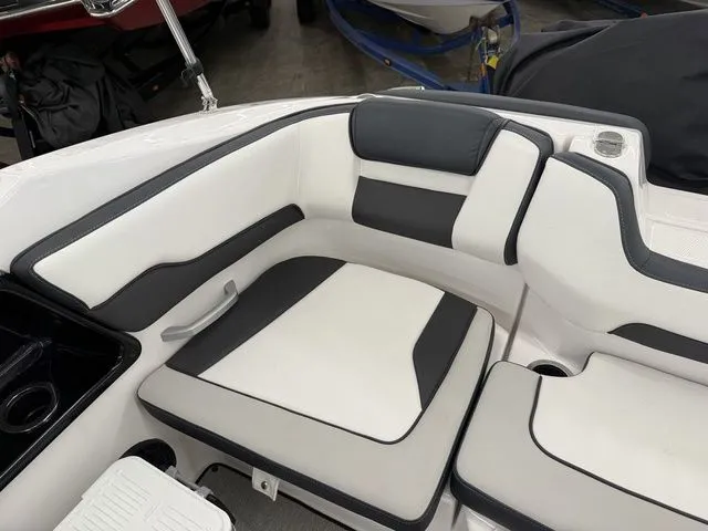 Slide: The Image of Yamaha SX195 2024 - 11