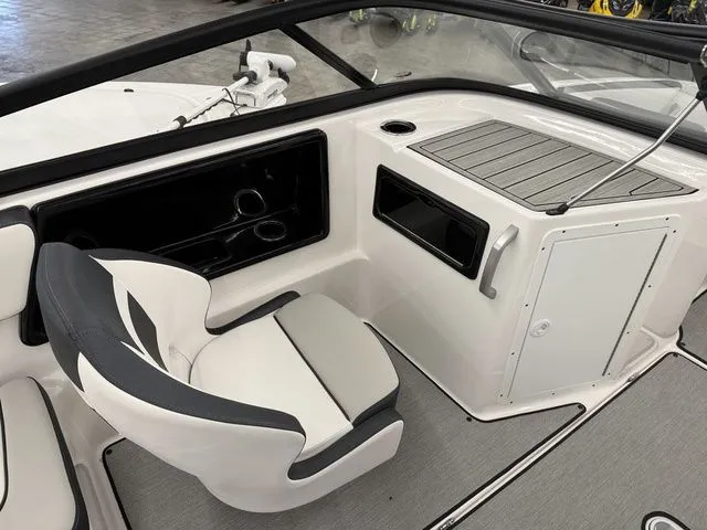 Slide: The Image of Yamaha SX195 2024 - 14