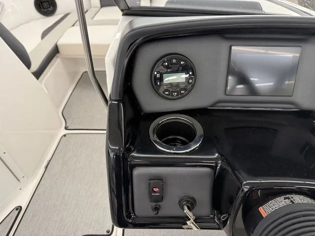 Slide: The Image of Yamaha SX195 2024 - 22