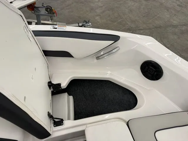 Slide: The Image of Yamaha SX195 2024 - 29