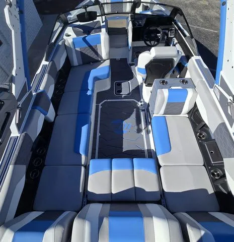 Slide: The Image of Malibu Wakesetter MXZ 24 MXZ 2026 - 10
