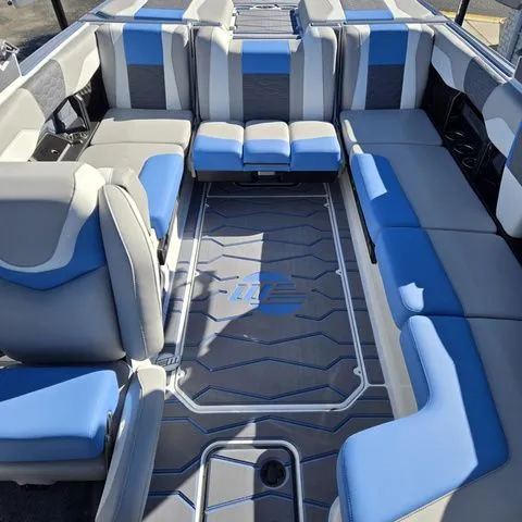 Slide: The Image of Malibu Wakesetter MXZ 24 MXZ 2026 - 14