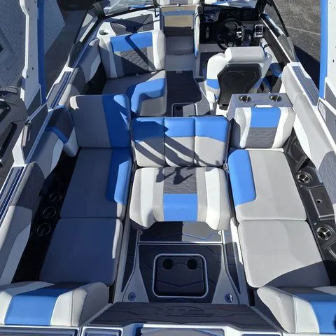 Slide: The Image of Malibu Wakesetter MXZ 24 MXZ 2026 - 18