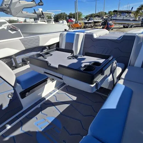 Slide: The Image of Malibu Wakesetter MXZ 24 MXZ 2026 - 19