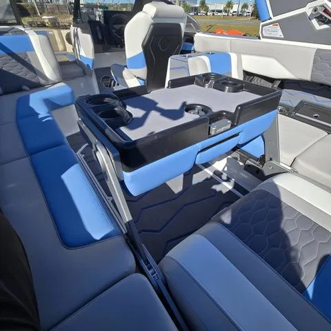 Slide: The Image of Malibu Wakesetter MXZ 24 MXZ 2026 - 20